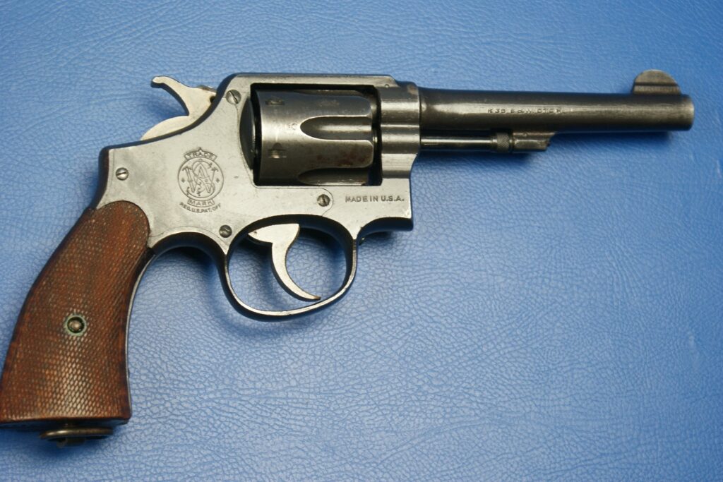 L194_Smith__Wesson_Military_and_Police_.38SW